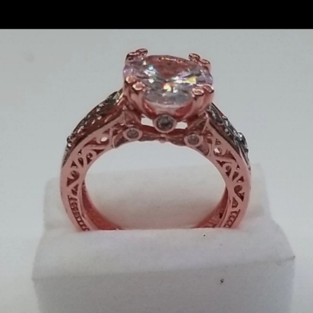 Beautiful ring size 7 - Picture 3 of 4